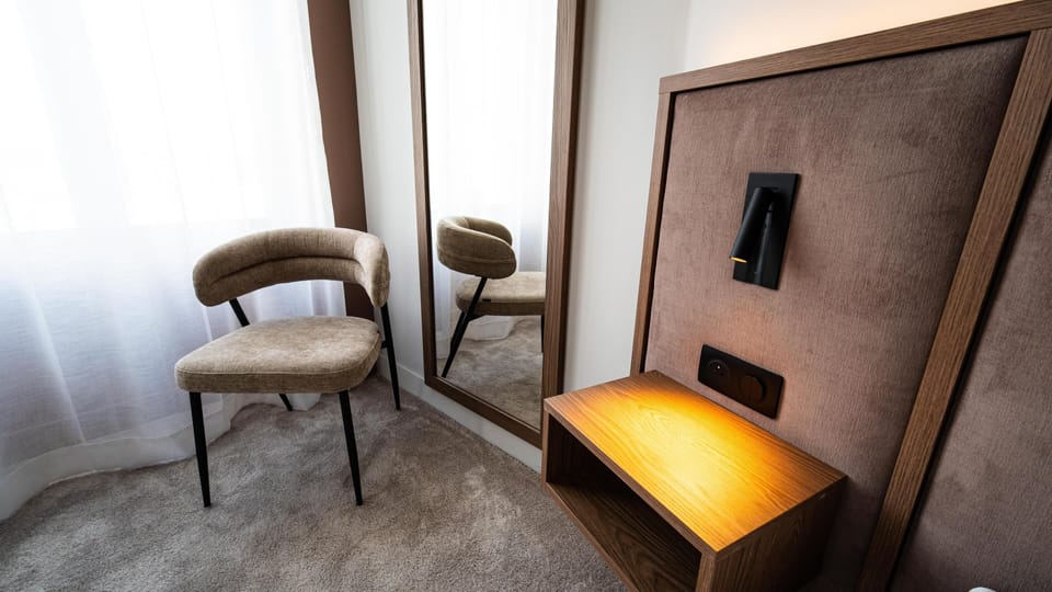 Room (Cosy Small) | In-room safe, desk, laptop workspace, individually decorated