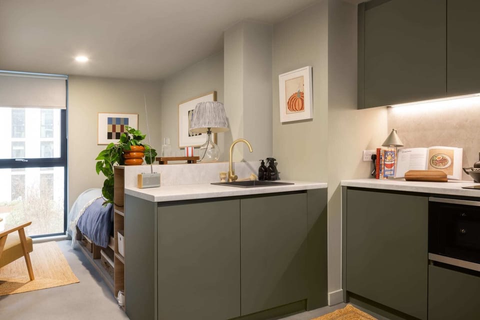 Classic Studio, Non Smoking | Desk, laptop workspace, WiFi (free)