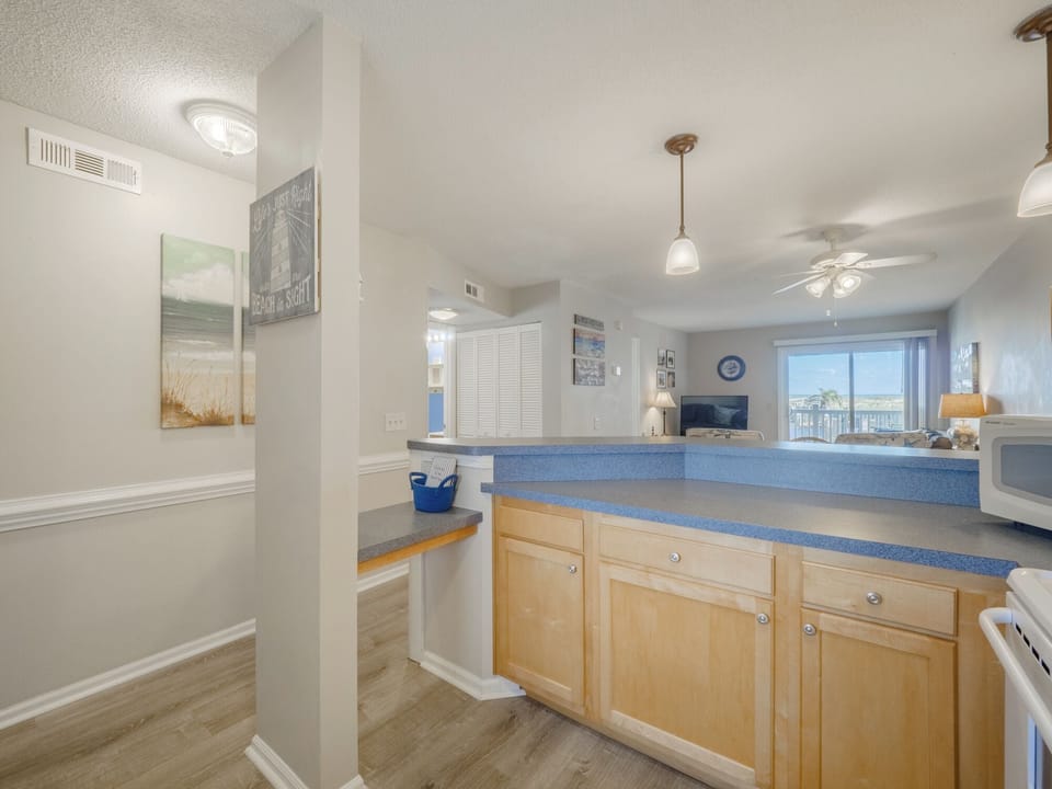 Condo (2 Bedrooms) | Property amenity