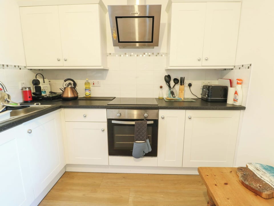 Cookware/dishes/utensils