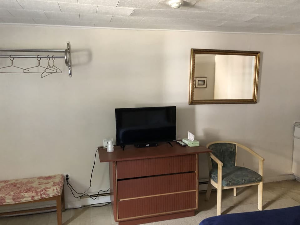 Standard 2 Double Bed Room, Non Smoking | Individually furnished, iron/ironing board, free WiFi, bed sheets