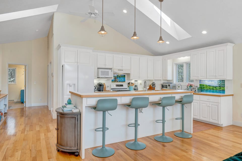 House, Multiple Beds (Heron's Cove) | Private kitchen
