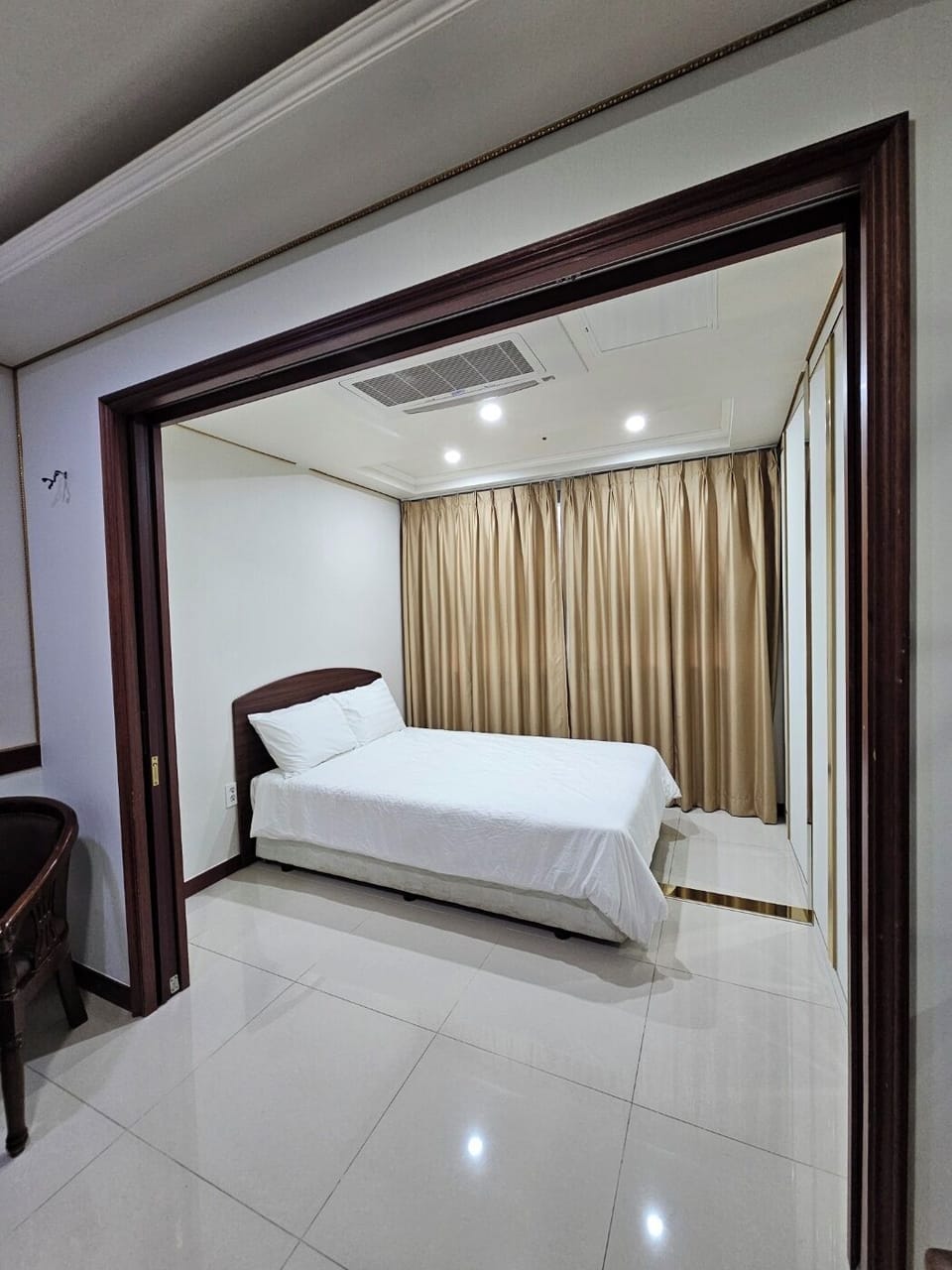 Premium Double Room, City View | Blackout drapes, WiFi (free)