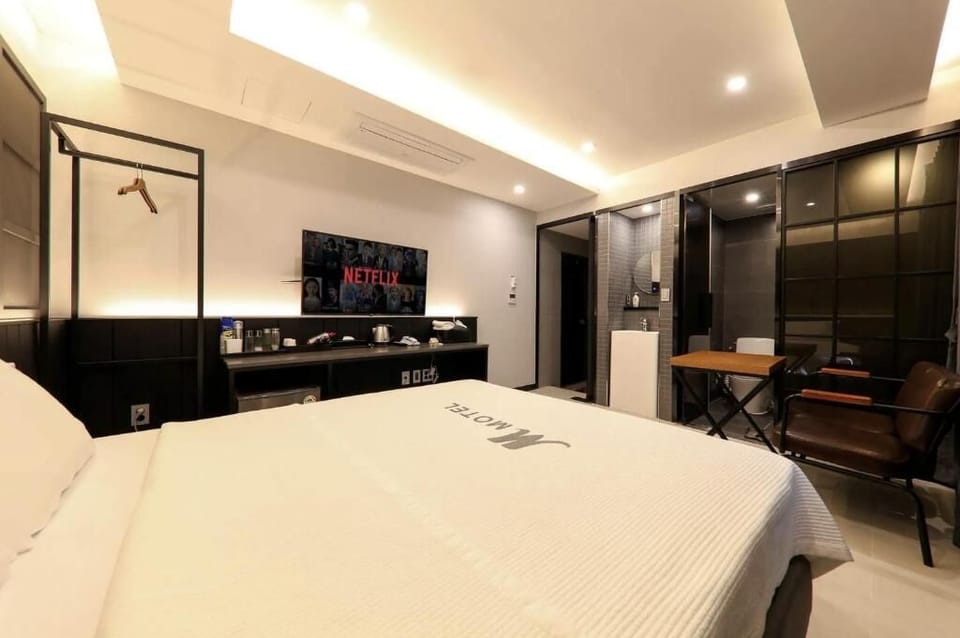 Deluxe Double Room, Non Smoking | WiFi (free)
