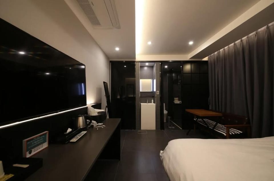 Deluxe Double Room, Non Smoking | WiFi (free)