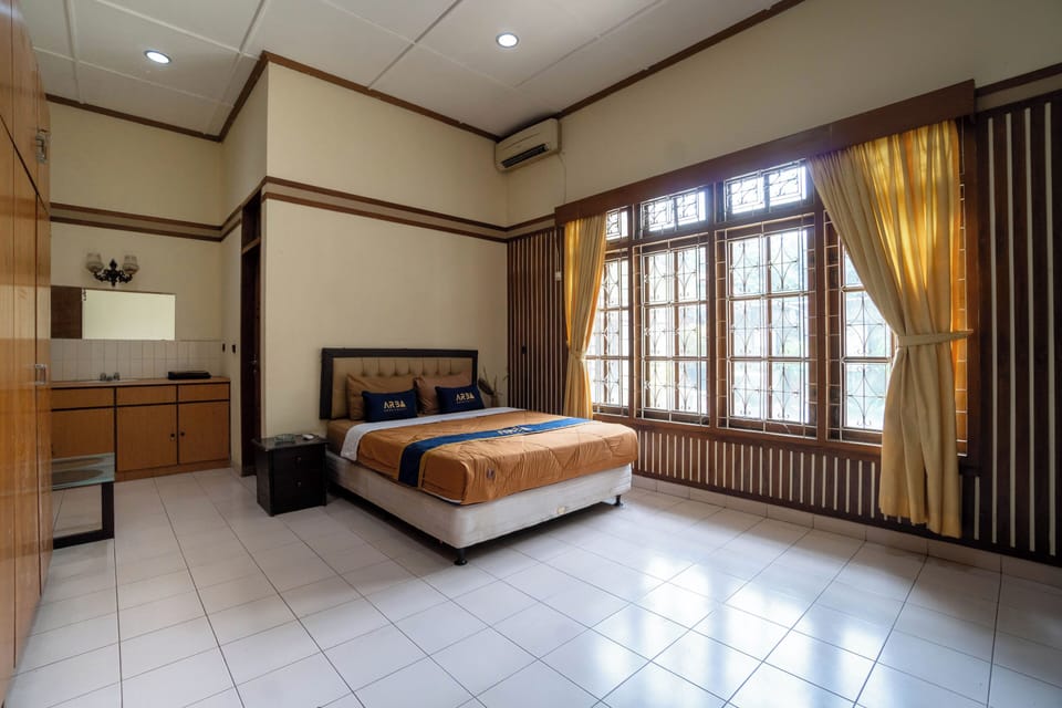 Executive Double Room | Desk, free WiFi