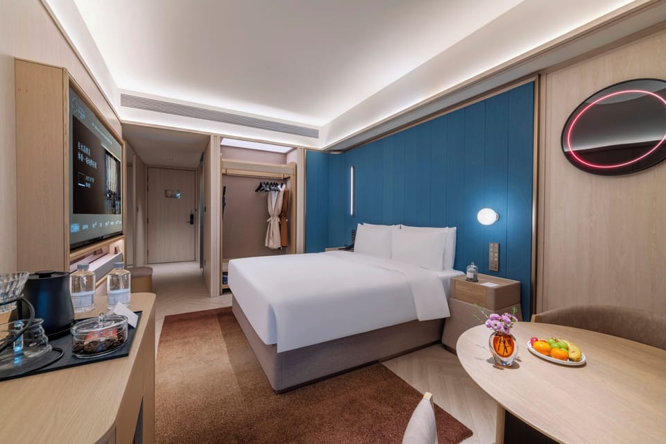 Basic Single Room, City View | Premium bedding, down comforters, minibar (free items), desk