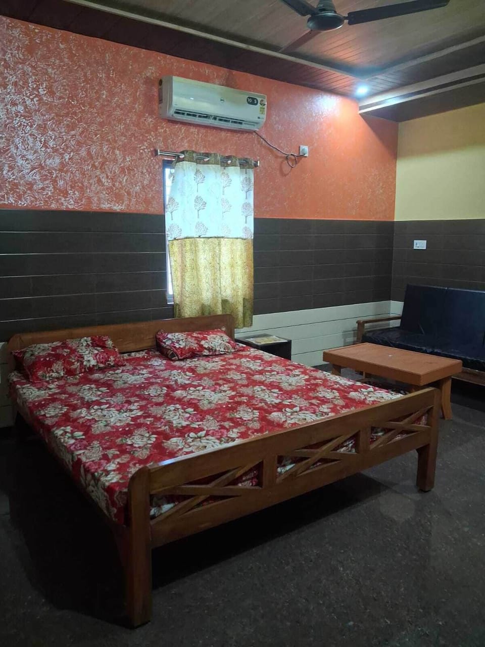 Deluxe Room | Rollaway beds (surcharge), WiFi (free), bed sheets