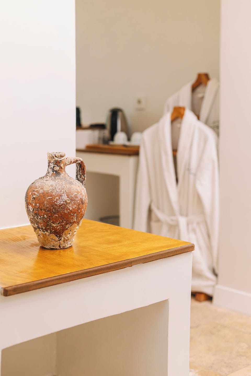 Deluxe Suite, Sea View | Coffee and/or coffee maker