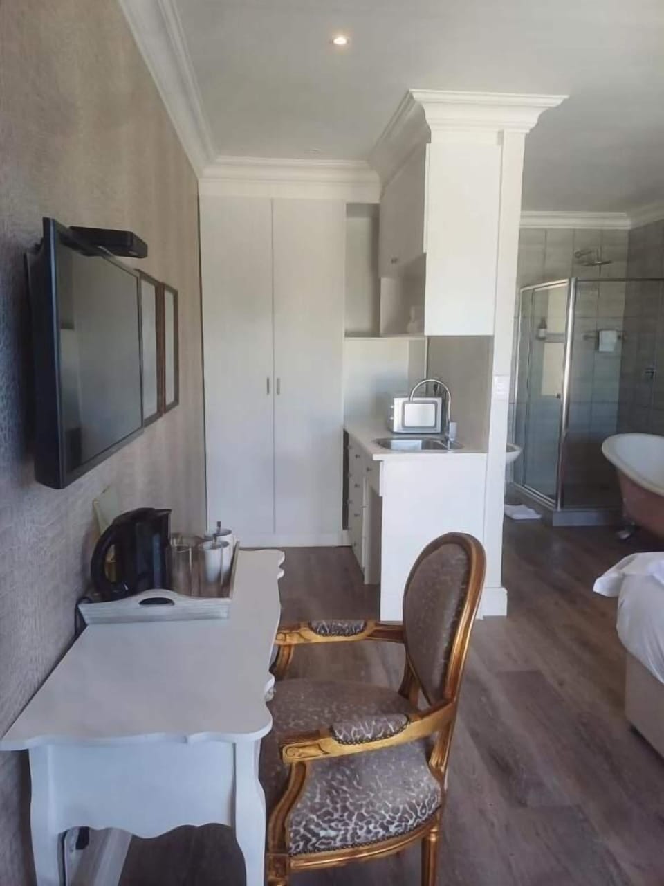  Luxury King Room, Mountain View | Interior
