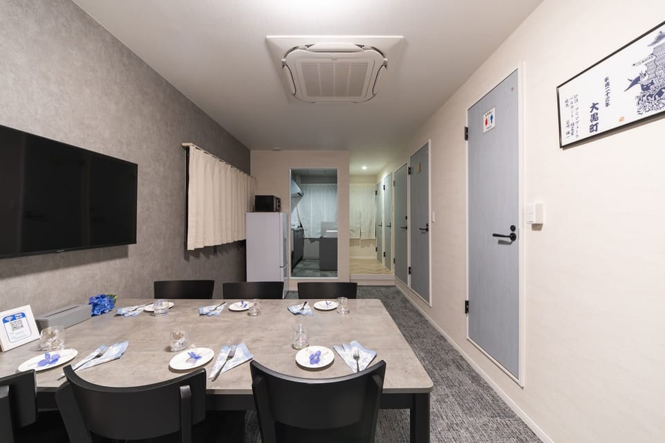 Basic Apartment | Living area