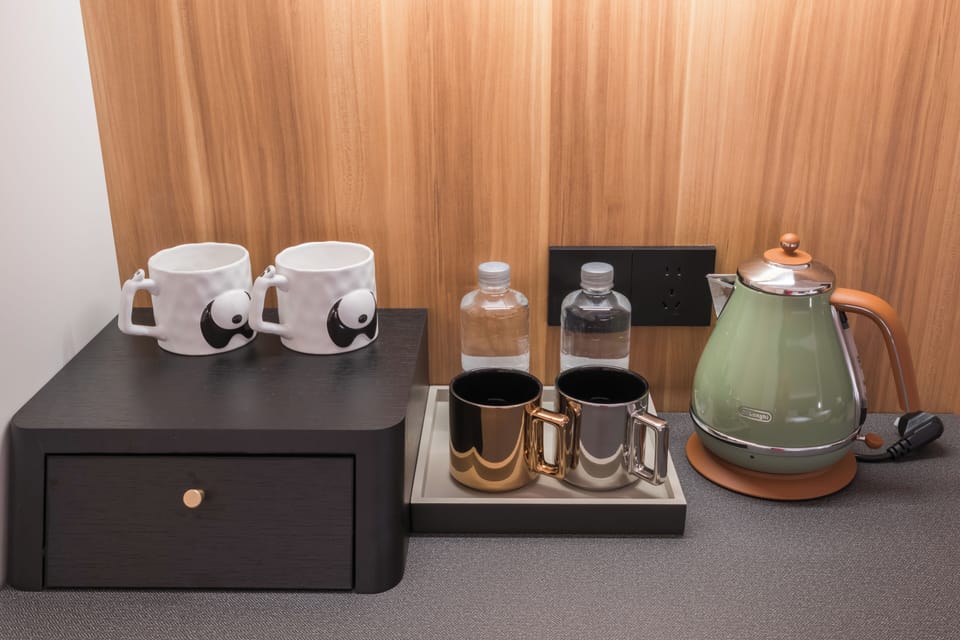 Comfort Twin Room, Mountain View | Premium bedding, free minibar, desk, laptop workspace