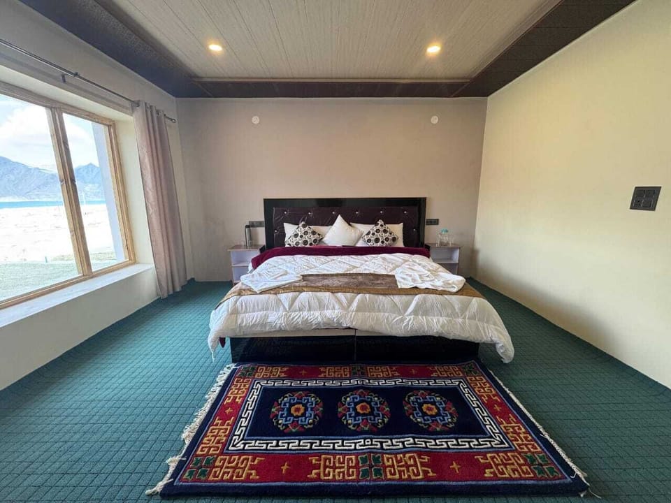 Deluxe Double Room, Lake View