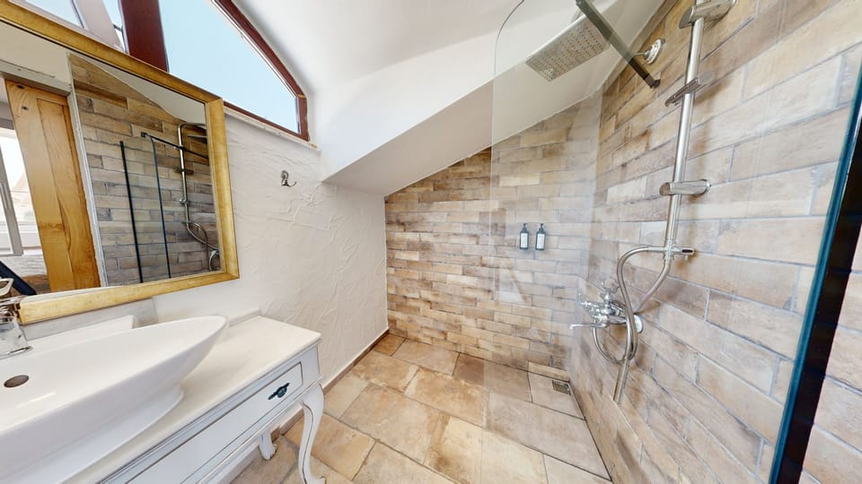 Deluxe Double Room, Sea View | In-room safe, blackout drapes, free WiFi