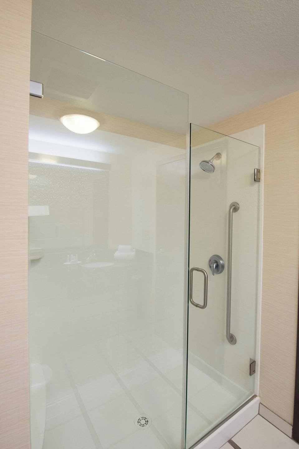 Studio, 1 King Bed with Sofa bed | Bathroom | Combined shower/tub, hair dryer, towels