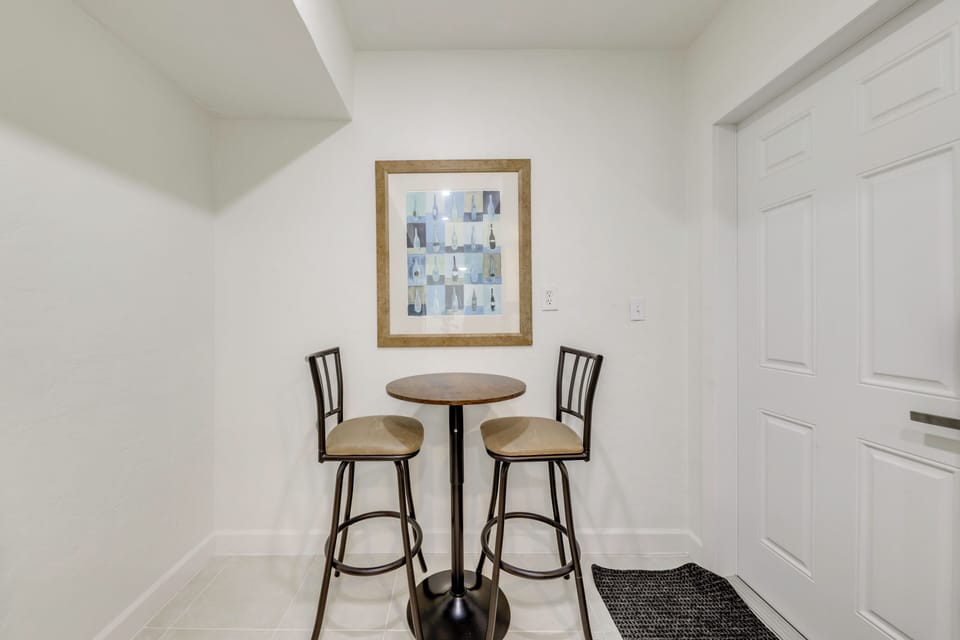 Apartment (1 Bedroom) | Interior