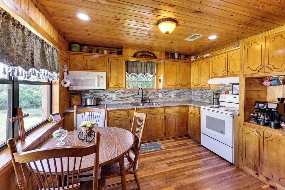 House (2 Bedrooms) | Interior