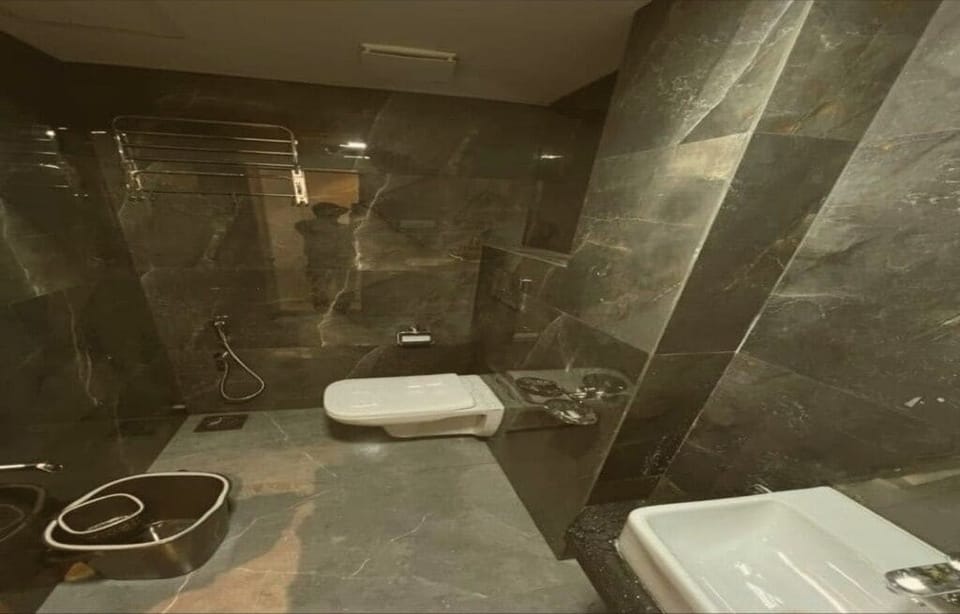 Shower, towels, soap, shampoo