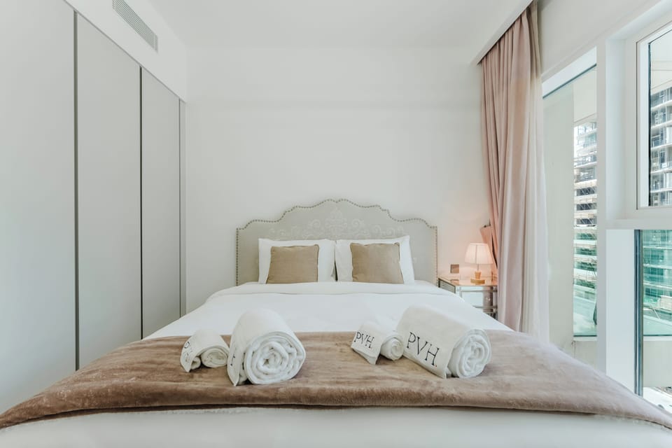 Exclusive Apartment, 1 King Bed, Air conditioning, Beachfront | In-room safe, individually decorated, individually furnished
