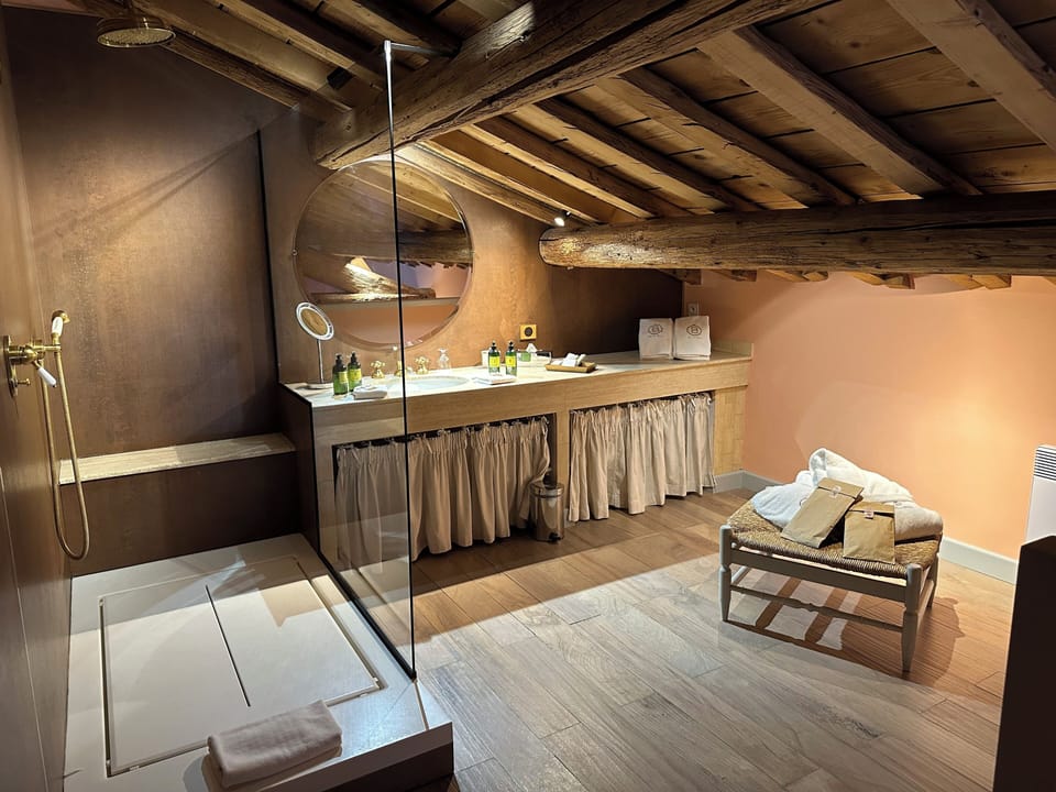 Room | Bathroom | Shower, free toiletries, hair dryer, bathrobes
