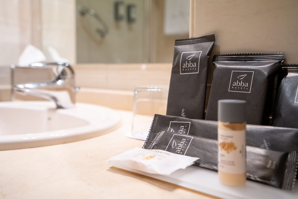 Superior Room | Bathroom | Bathtub, designer toiletries, hair dryer, bidet