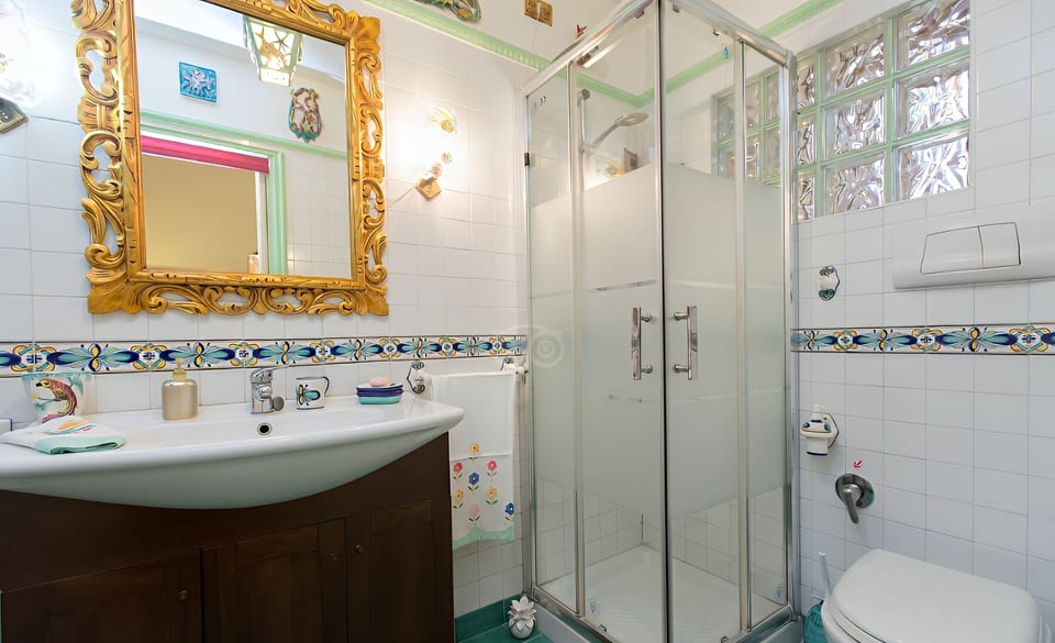 Comfort Triple Room | Bathroom