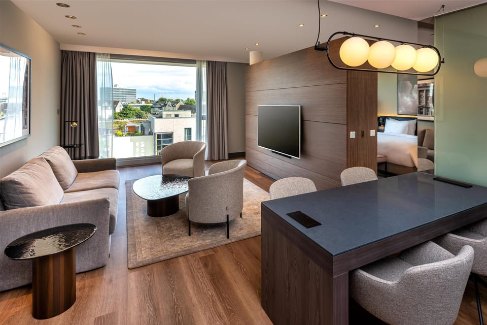 Premium bedding, minibar, in-room safe, desk
