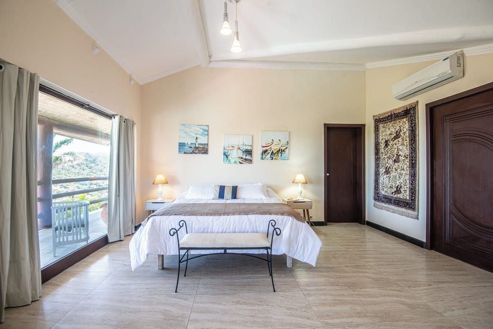 Master Suite | Minibar, free WiFi, bed sheets