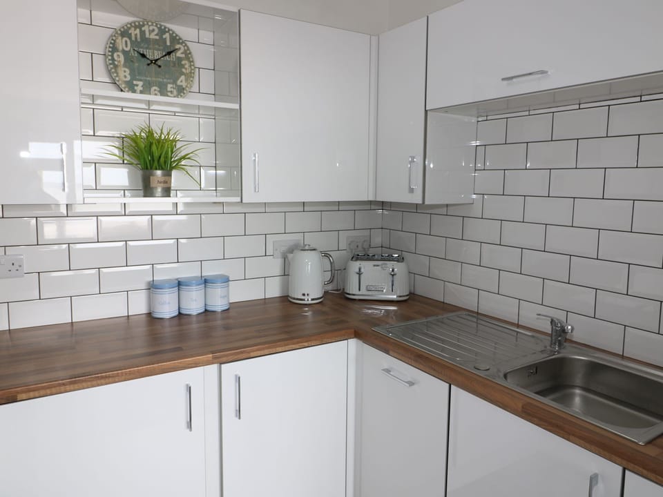 Dishwasher, cookware/dishes/utensils