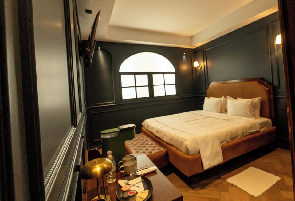 Deluxe Suite | Soundproofing, rollaway beds, free WiFi, bed sheets