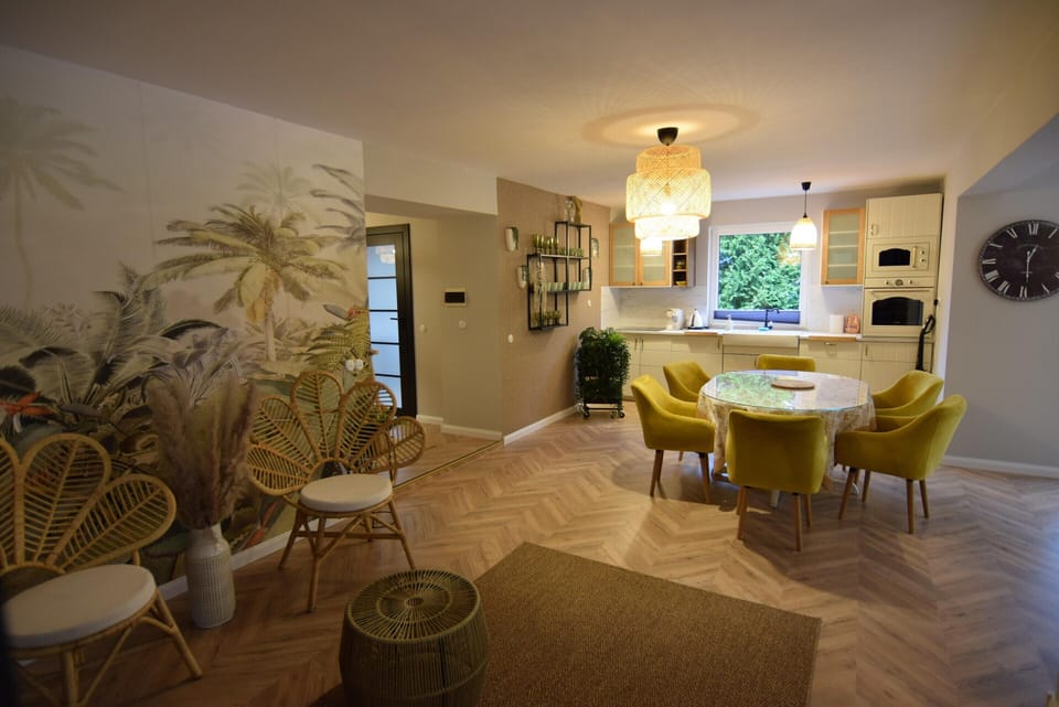 Apartment | Dining