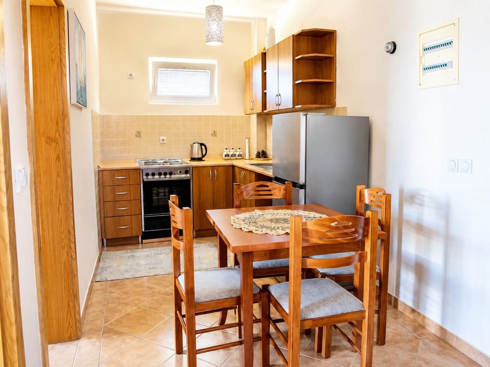 Superior Apartment, 2 Bedrooms, Sea View | Private kitchen | Electric kettle