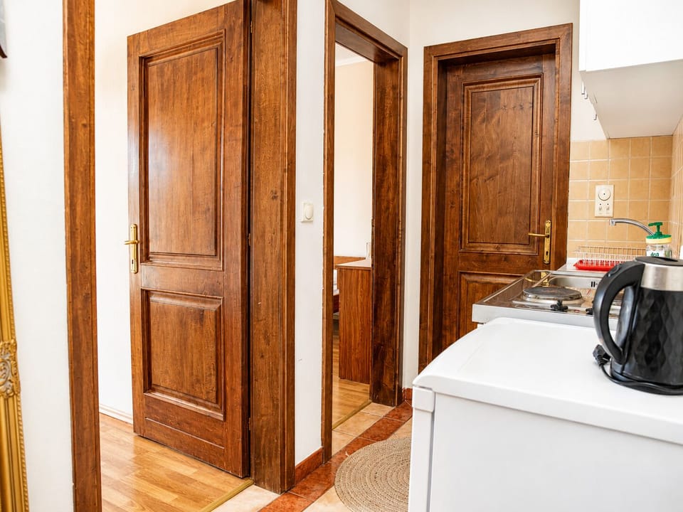 Comfort Apartment, 2 Bedrooms, Sea View | Private kitchen | Electric kettle