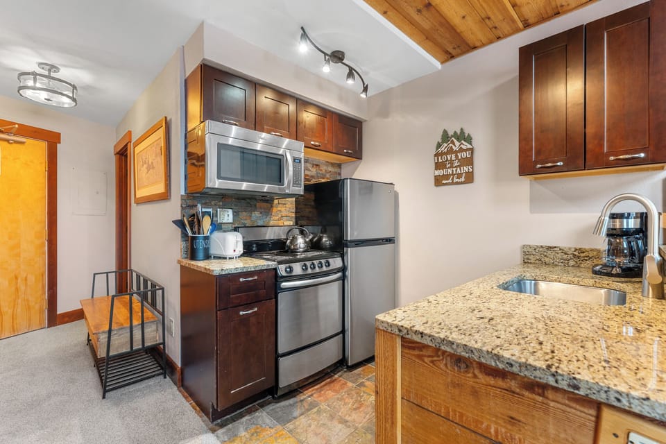 Condo (1 Bedroom) | Property amenity