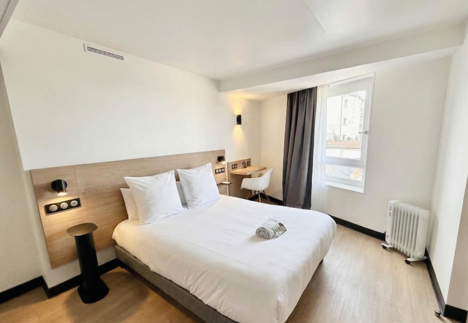 Standard Double Room, Mobility Accessible, Non Smoking | Desk, laptop workspace, soundproofing, iron/ironing board (on request)