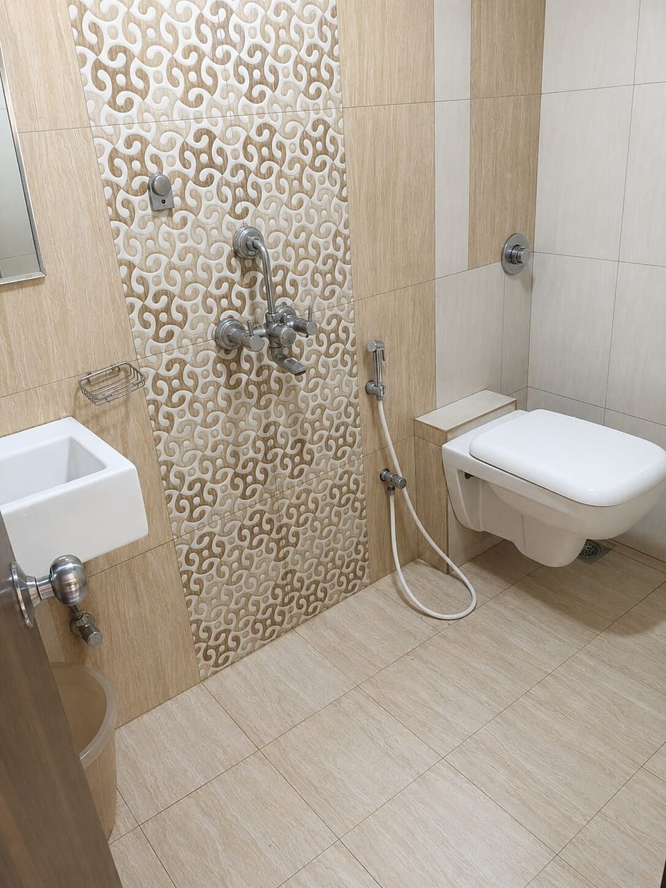 Shower, free toiletries, hair dryer, slippers