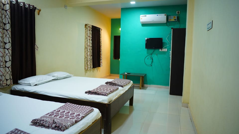 Family Room | Free WiFi