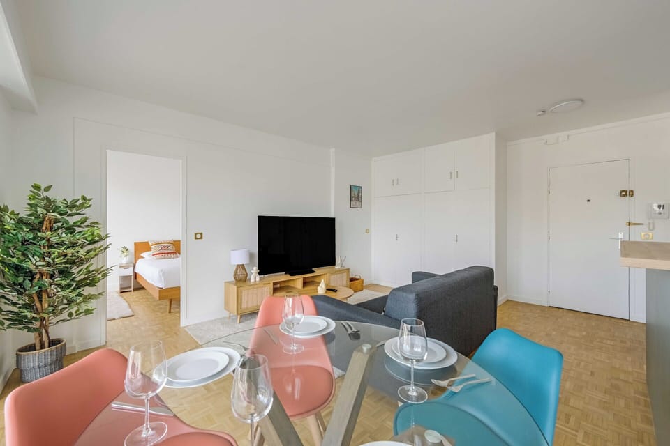 Apartment | Dining
