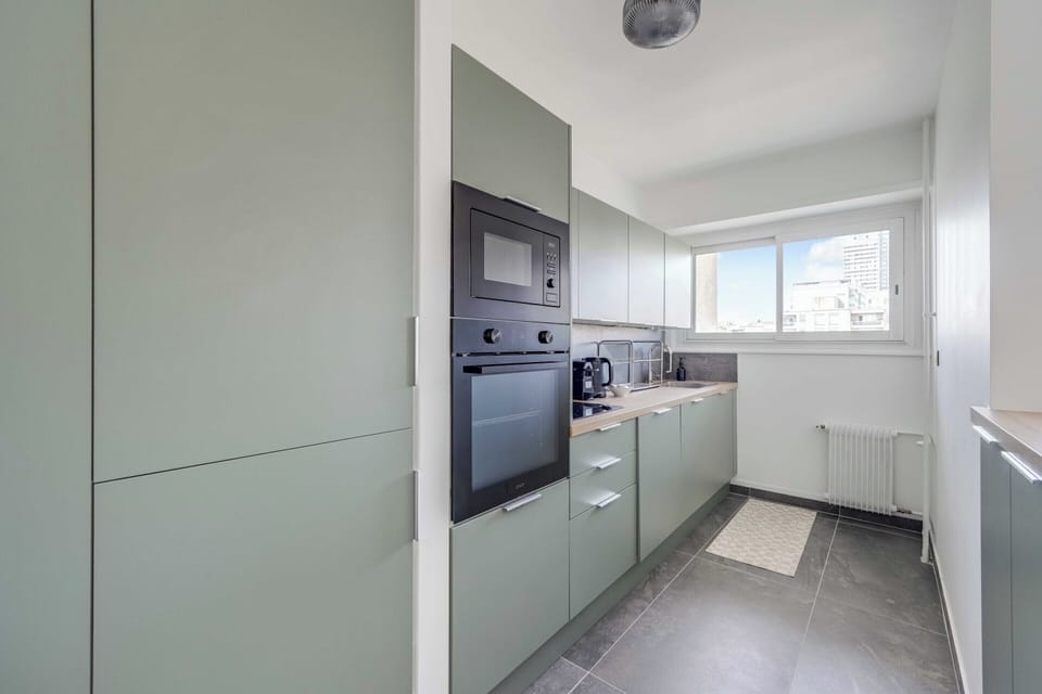 Apartment | Private kitchen | Fridge, microwave, oven, stovetop