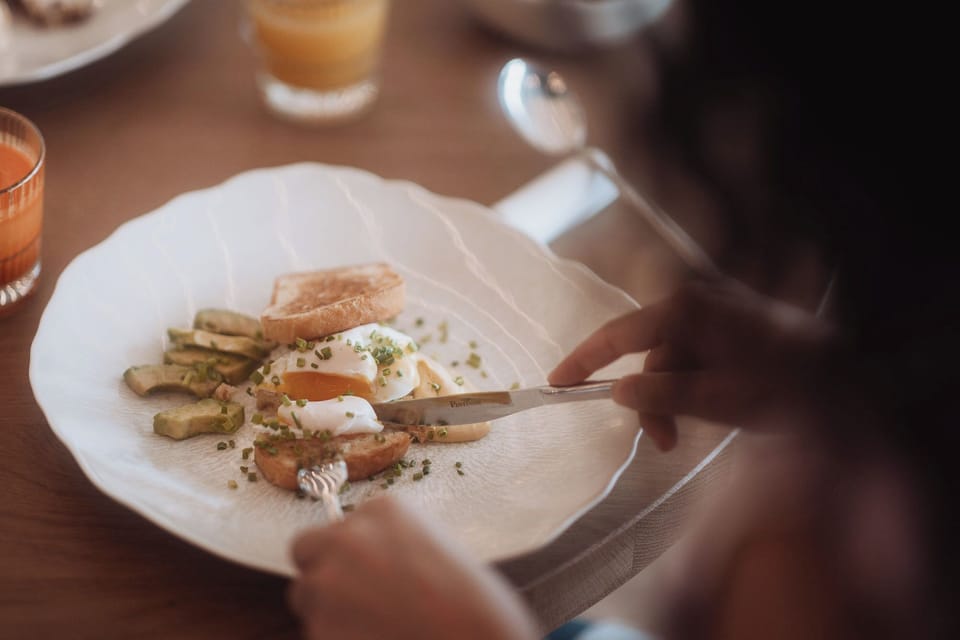 Free daily full breakfast