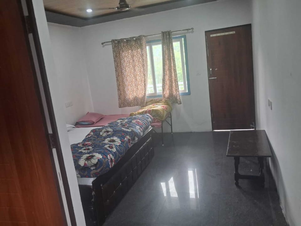 Triple Room | Rollaway beds (surcharge), bed sheets