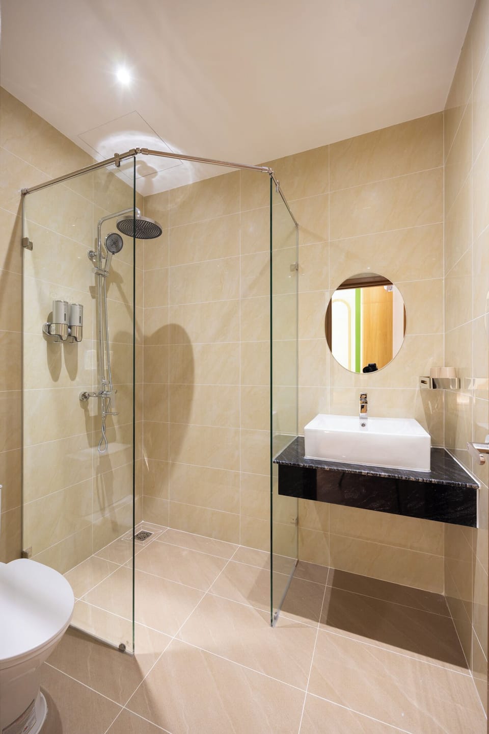 Superior Double Room | Bathroom | Shower, rainfall showerhead, eco-friendly toiletries, hair dryer