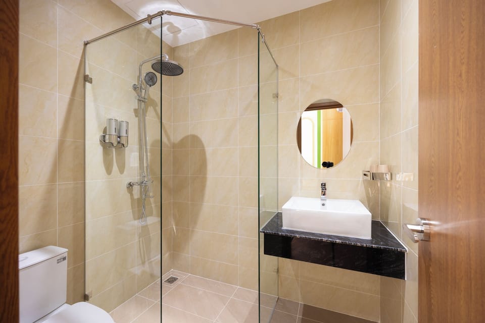 Superior Double Room | Bathroom | Shower, rainfall showerhead, eco-friendly toiletries, hair dryer
