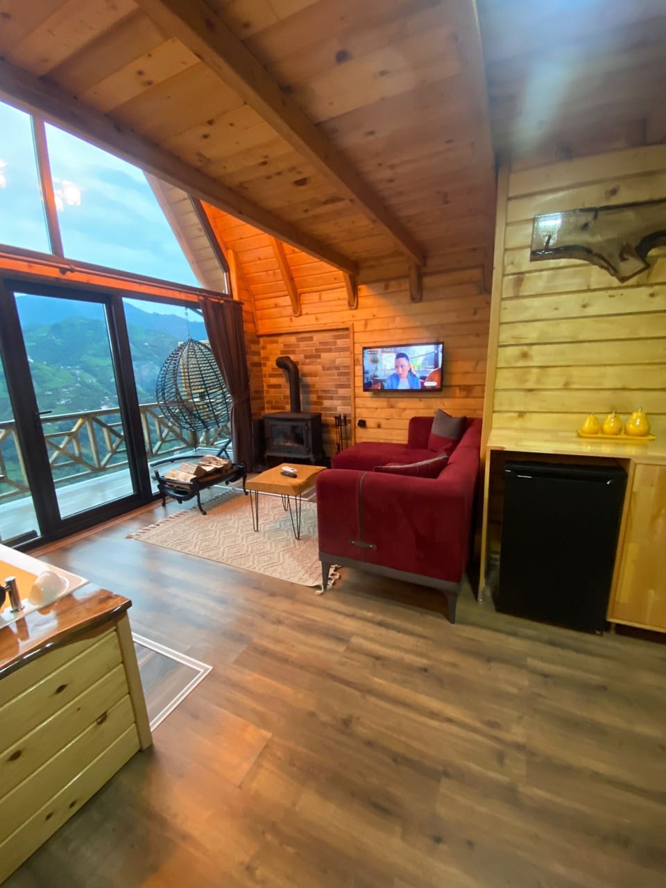 Bungalow, Balcony, Mountain View | Living area