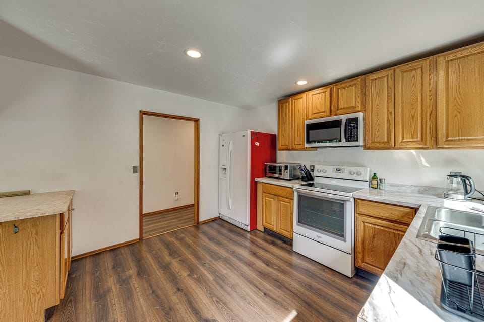 House (3 Bedrooms) | Interior