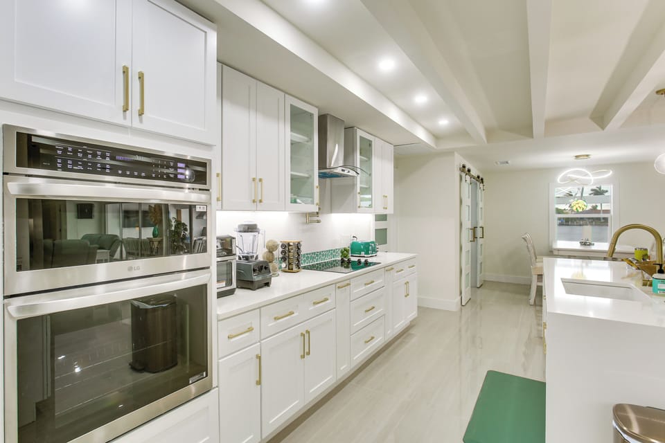 House (5 Bedrooms) | Interior