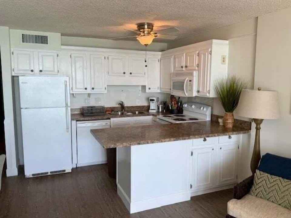 Condo, 2 Bedrooms | Private kitchen | Coffee/tea maker, fridge, oven, toaster