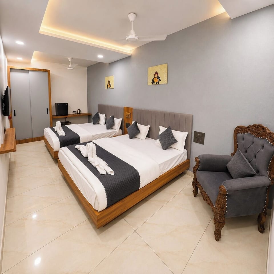 Room | Desk, laptop workspace, free WiFi