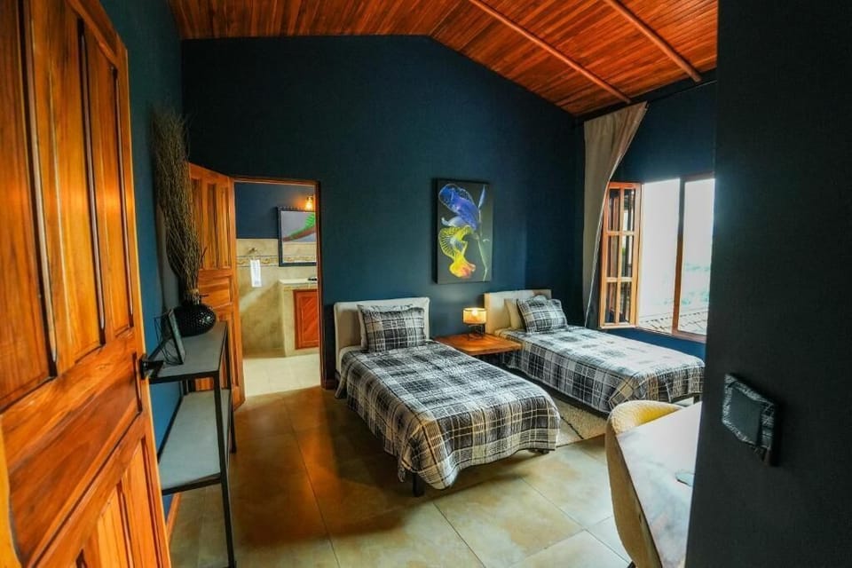 Comfort House, Multiple Bedrooms, Balcony, Mountain View | Iron/ironing board, free WiFi, wheelchair access