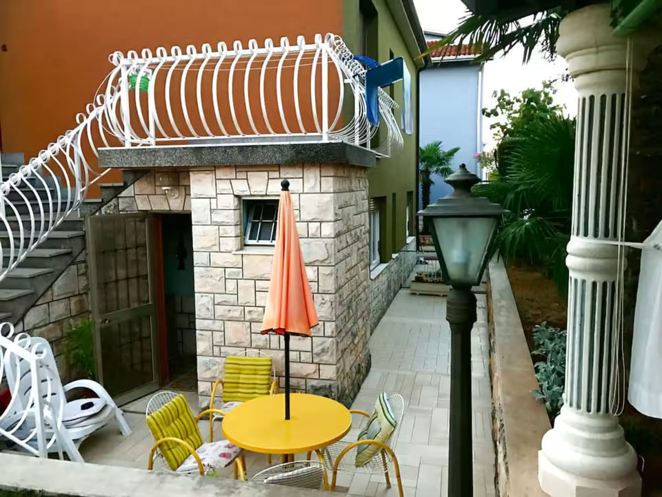 Studio, 1 Bedroom, Patio, Garden View | Outdoor dining
